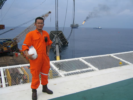 Oil Gas Jobs Sulaiman Sabur webmaster of Offshoreman.com